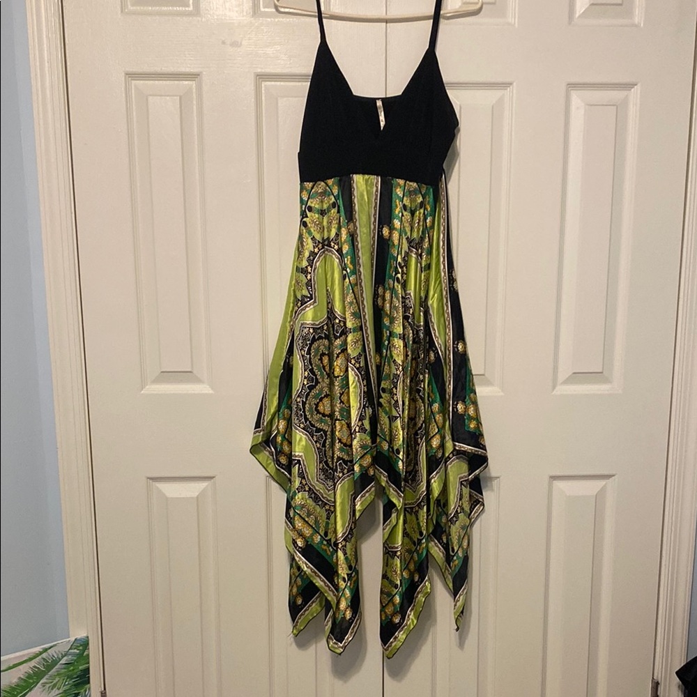 Elegant Black and Green Women's Dress